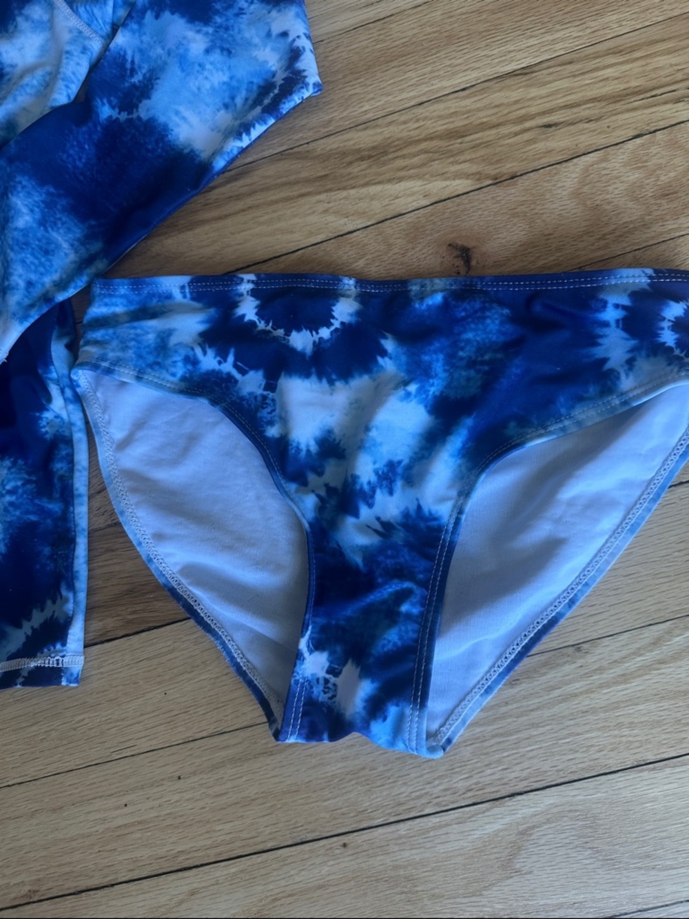 Girls Long Sleeve Rash Guard Set - Picture 4 of 8